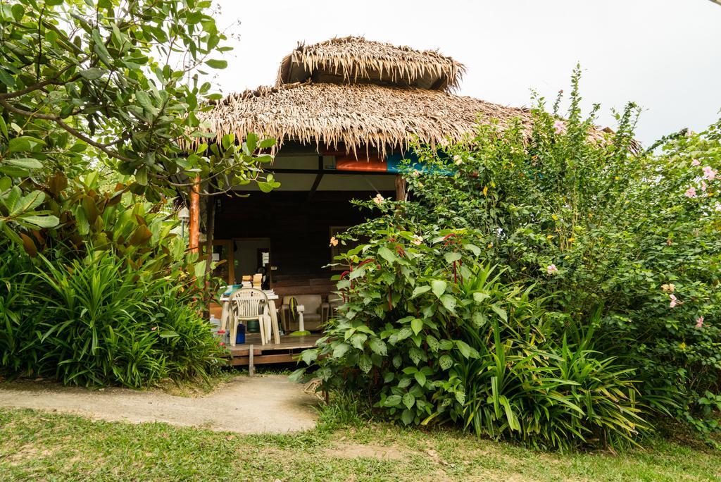 Rabbit Bungalow Koh Phayam Exterior foto